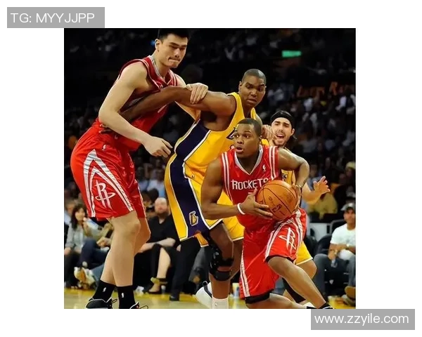 姚明带领火箭队挑战猛龙队的经典对决回顾与精彩瞬间分析