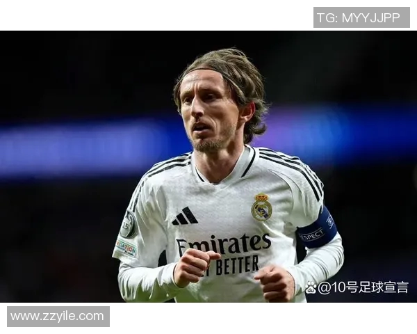 足球明星28号球衣的传奇故事与背后的荣耀时刻 足球明星28号球衣的传奇故事与背后的荣耀时刻