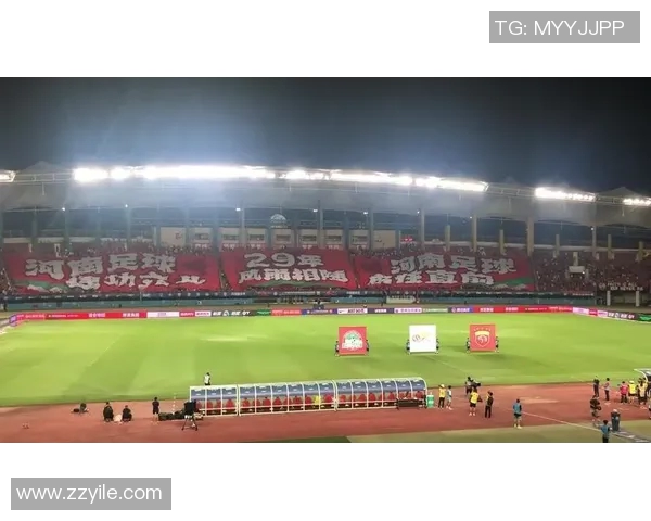 足球明星现身夜场引发热议球迷纷纷围观盛况空前 足球明星现身夜场引发热议球迷纷纷围观盛况空前