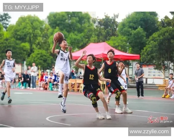一米七五的篮球明星女孩如何在赛场上展现自我与风采