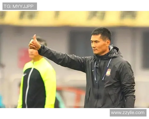 中国足球队主教练的执教理念与未来发展方向探讨